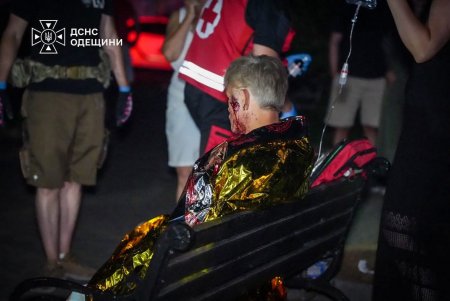 Вночі ворог знову атакував Одесу. Є постраждалі (фото)