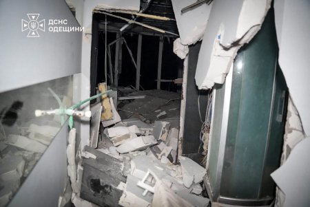 Вночі ворог знову атакував Одесу. Є постраждалі (фото)