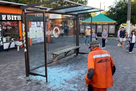 В Одесі внаслідок атаки зруйновано квартири у багатоповерхівці (фото)