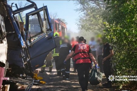 На Одещині зіткнулися два автобуси: загинули дві жінки, серед постраждалих — п’ятеро дітей