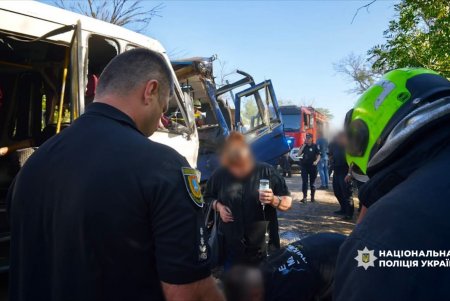 На Одещині зіткнулися два автобуси: загинули дві жінки, серед постраждалих — п’ятеро дітей