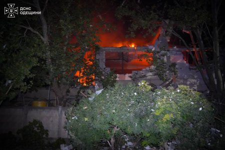 Одещина майже всю ніч перебувала під масованою російською атакою: є постраждалі та руйнування