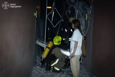 Одещина майже всю ніч перебувала під масованою російською атакою: є постраждалі та руйнування