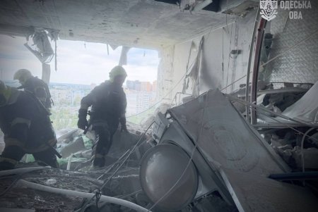 Ворог атакував Одесу ударними безпілотниками: є постраждалі (фото)