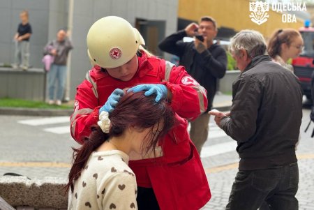 Ворог атакував Одесу ударними безпілотниками: є постраждалі (фото)