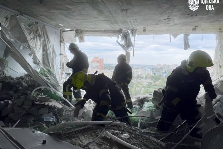 Ворог атакував Одесу ударними безпілотниками: є постраждалі (фото)