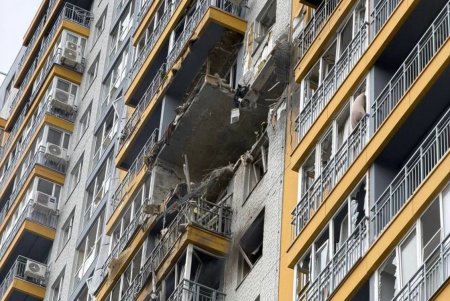 Ворог атакував Одесу ударними безпілотниками: є постраждалі (фото)