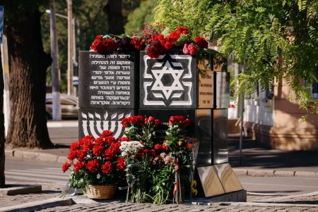 В Одесі вшановують пам'ять жертв масових розстрілів у Бабиному Яру (фото) В Одесі вшановують пам'ять жертв масових розстрілів у Бабиному Яру (фото)