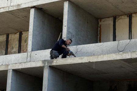 У Пересипському районі Одеси триває капітальне відновлення пошкодженого будинку (фото) У Пересипському районі Одеси триває капітальне відновлення пошкодженого будинку (фото)