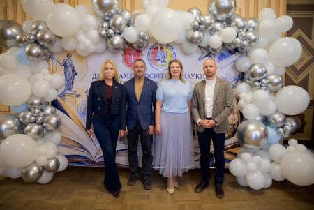 Світлана Осауленко привітала освітян Приморського району з професійним святом (фото)