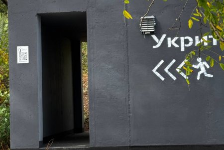 На одеському узбережжі облаштували 9 мобільних укриттів (фото) На одеському узбережжі облаштували 9 мобільних укриттів (фото)